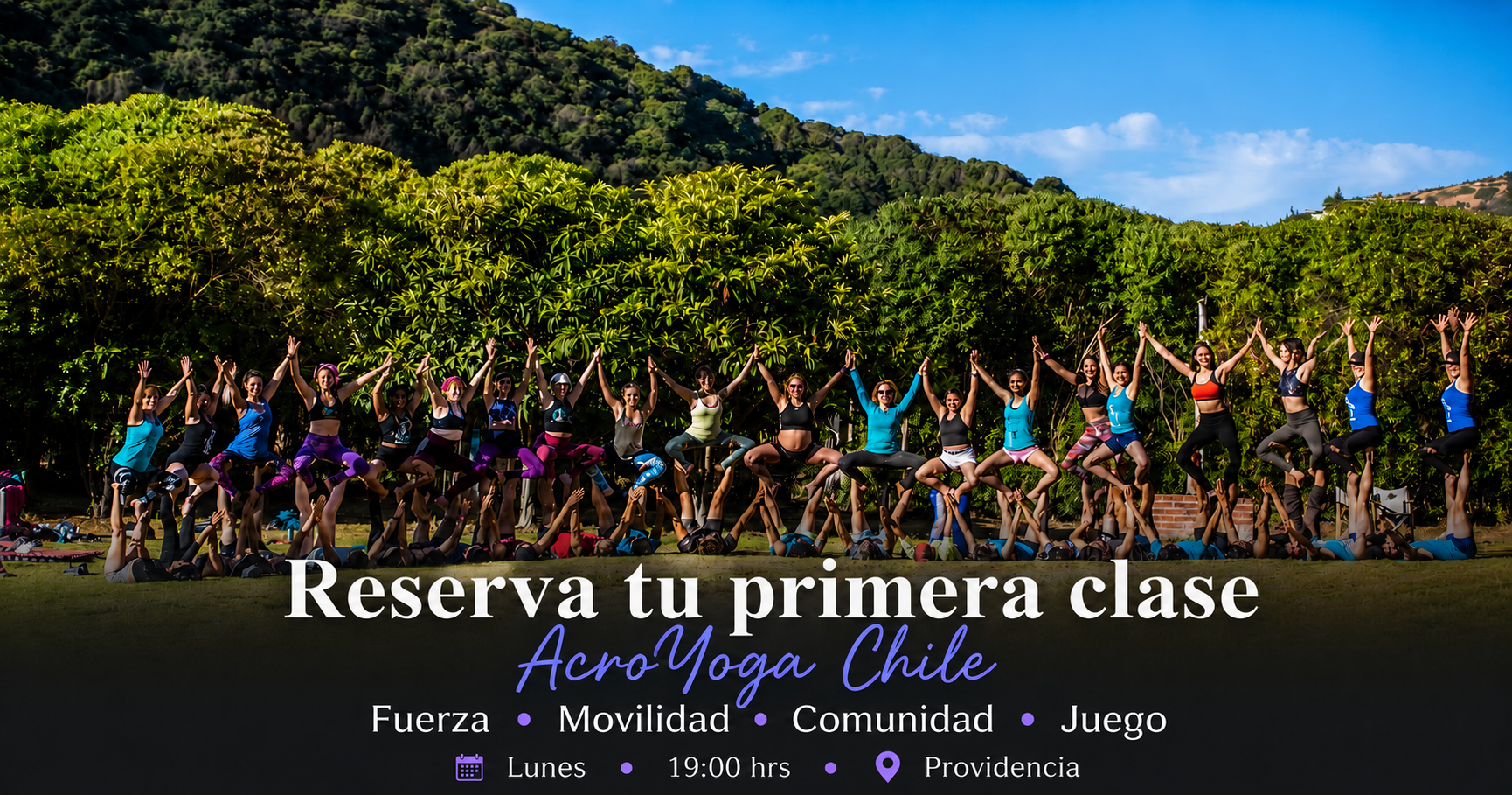 Reserva tu primera clase — AcroYoga Chile: comunidad practicando al aire libre